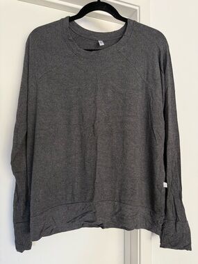 Goosebumps Women’s Collection Charcoal Gray Long Sleeve Crewneck Pullover